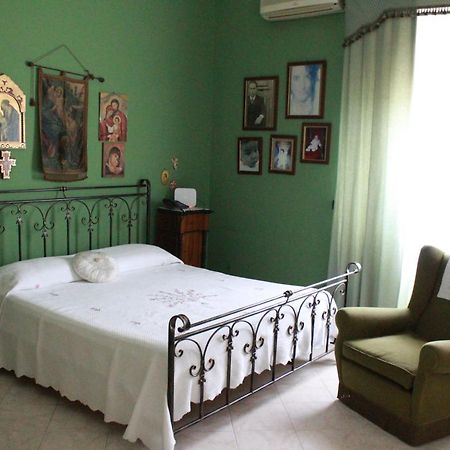B&B Betania Рипосто Екстериор снимка
